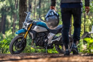 CFMOTO 700CL-X Adventure mootorratas