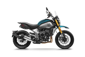 CFMOTO 700CL-X Adventure mootorratas