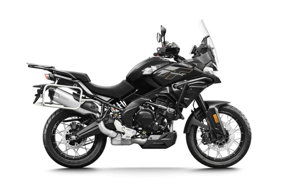 CFMOTO 700MT Mootorratas