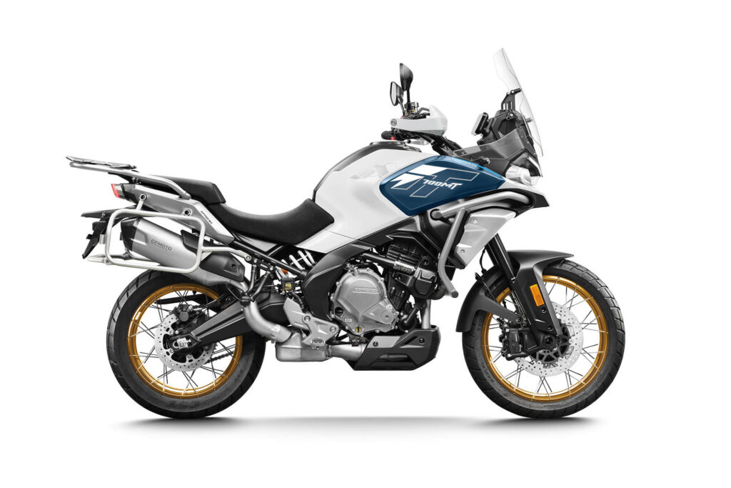 CFMOTO 700MT Mootorratas